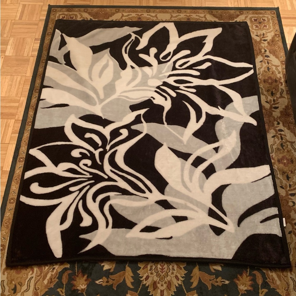 FLORAL FRUTIGER AERO ESC GRAPHIC BLACK WHITE GREY PLUSH GRAPHIC THROW BLANKET
